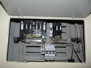 Fuse_box_in_old_apartment_building