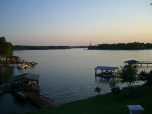 Lake_Norman_NC._View_From_Troutman_-_panoramio